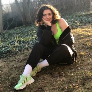 Meet your Posher, Olivia